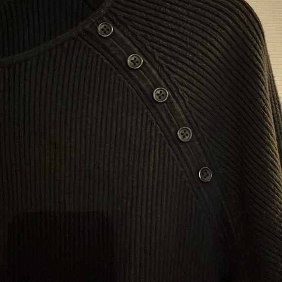 Lane Bryant-size 14/16-black long sleeve sweater with button detail - Picture 3 of 8